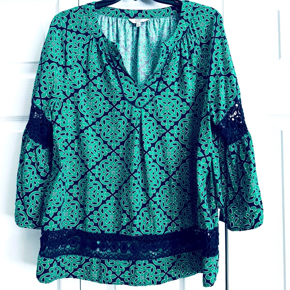 Crown & Ivy Women’s blouse Large
